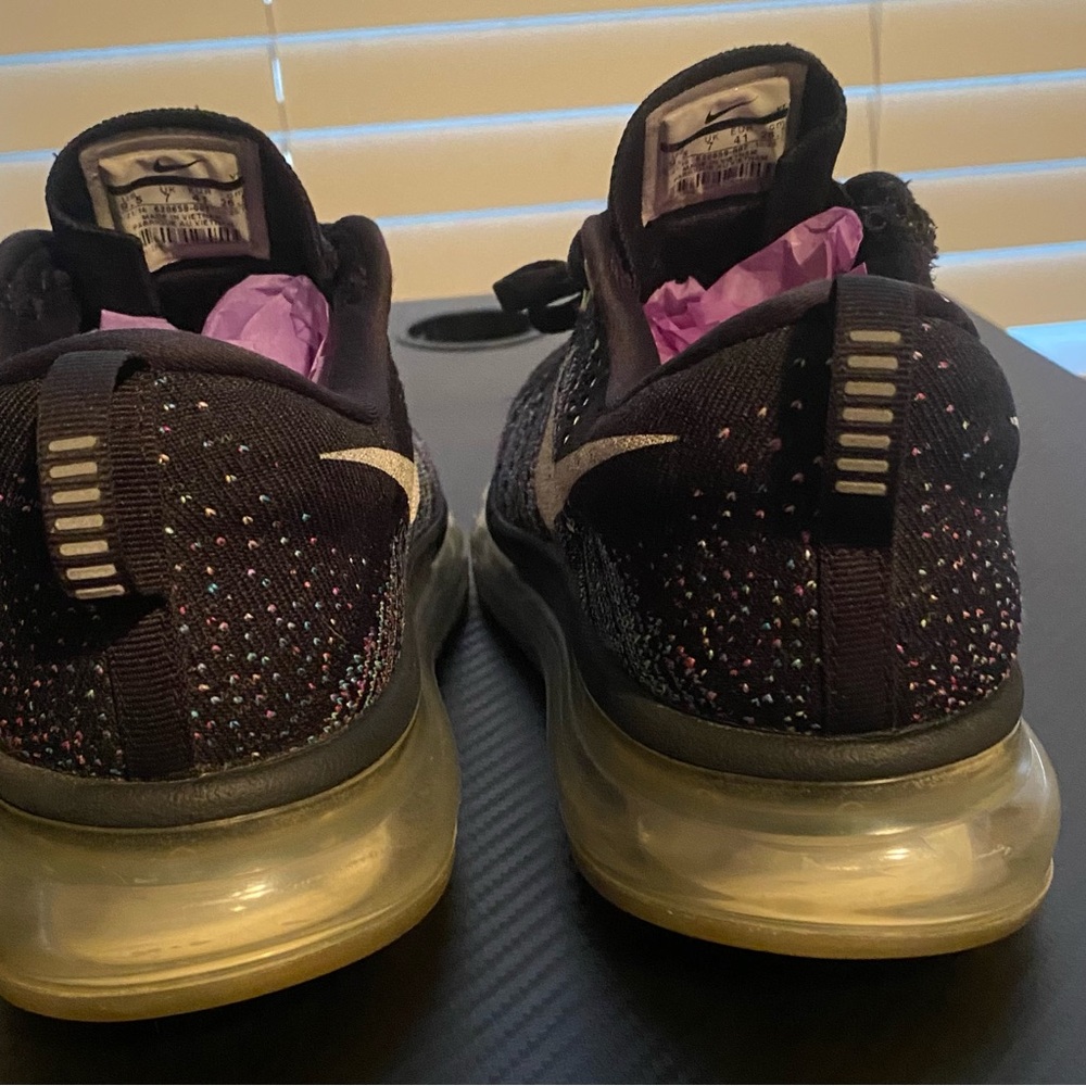 Nike Women's Black Flynit Max Running Shoes - Picture 4 of 8